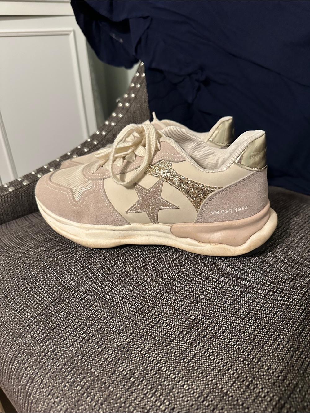 Vintage Havana Women’s Lace-Up Sneakers with Glitter Star - Cream/Pink